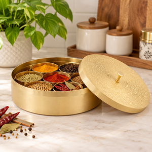 Caja de Especias Redonda de Latón Puro Grabado con Tapa Tallada, Juego de Contenedores para Almacenamiento de Especias, Organizador de Utensilios de Cocina Tradicional, Recipiente Vintage para Especias - Product Image 3