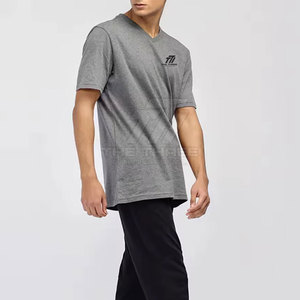 Camisetas con cuello en V para hombre con logotipo personalizado, camisetas con cuello en V para hombre hechas a medida, camisetas con cuello en V para hombre de talla personalizada a precio de mayoreo - Product Image 3