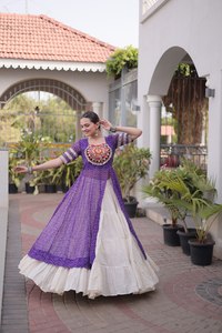 Lehenga Choli spécial Navratri, Chaniya Choli pour femmes, vêtements traditionnels indiens, Lehenga Choli de mariée en pur coton - Product Image 1