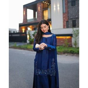 Conjunto de Traje de Satén XL para Fiesta con Cuentas y Bordado de Hilo Moti para un Look Elegante - Product Image 2