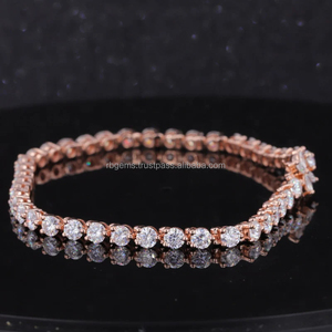 สร้อยข้อมือเทนนิสประดับเพชรทรงหัวใจ 14K ทองคำขาวโรสโกลด์ ประดับเพชร VVS พร้อมใบรับรอง GIA ดีไซน์หรูหราโรแมนติก ระยิบระยับสวยงาม - Product Image 3