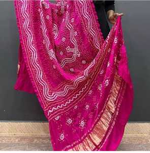 Dupatta de fiesta de seda Gaji pura con estampado bandhani - Product Image 3