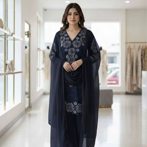 ชุดสูทปาลาซโซ่ผ้าจอร์เจตต์ปักลายสำหรับผู้หญิง พร้อมผ้าคลุมไหล่ - Product Image 1