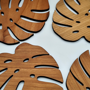 Ensemble de sous-verres en bois artisanal en forme de feuille de Monstera, sous-verres en bois naturel, protège-tables en forme de feuille tropicale pour tasses à café, mugs - Product Image 6