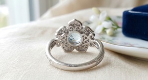 แหวนหมั้นรูปใบไม้ประดับอะความารีนธรรมชาติ ดีไซน์แบบคริสเตียน ตัวเรือนเงินแท้ 925 ประดับแบบซ่อน ดีไซน์ลายพฤกษศาสตร์สุดหรู - Product Image 2