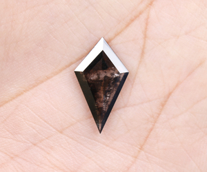 Diamant de laboratoire en forme de cerf-volant de 1,70 carat, couleur sel et poivre, de l'exportateur indien de diamants, à prix de gros pour la joaillerie, diamant en vrac - Product Image 6