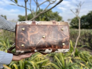 Bolsa de Viaje de Cuero Genuino Hecha a Mano de Lujo con Cierre de Cremallera y Gran Capacidad, Modelo LHODB-0025 - Product Image 4