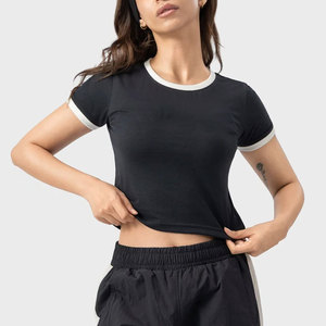 T-shirt court de compression moulant pour femme, coupe ajustée, très extensible, léger, anti-transpiration, en jersey de polyester, col en V, manches courtes - Product Image 1