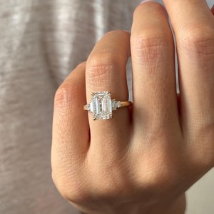 4 Carat <b>Emerald</b> Cut Diamond Five Stone Engagement <b>Ring</b> in White Gold , IGI Certified - Product Image 3