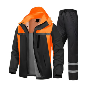 Traje Impermeable de Primera Calidad para Senderismo y Montañismo, Fabricante de Ropa para Actividades al Aire Libre - Product Image 1