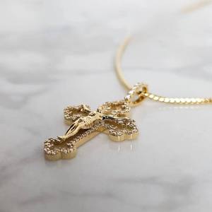 เครื่องทดสอบเพชรแบบพกพา ดีไซน์หรูหรา พร้อมจี้รูปกากบาทประดับมอสซาไนต์ทรงบริลเลียนท์คัต  ทำจากเงินแท้ 925 ชุบทอง ได้รับการรับรองจาก GRA เครื่องประดับคุณภาพสูง - Product Image 2