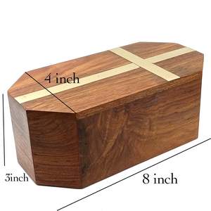 Urna de cremación de madera, caja para cenizas funerarias, recuerdo, tributo, artesanía en madera natural pulida. - Product Image 2