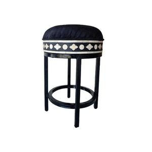 Table d'appoint ronde en bois moderne de qualité supérieure, compacte, pour canapé, chevet, salon, chambre et bureau, à vendre - Product Image 3