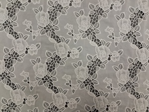 Tissu en dentelle guipure GPO en rayonne blanche de qualité supérieure – Textile de luxe brodé de feuilles florales pour vêtements et robes - Product Image 5