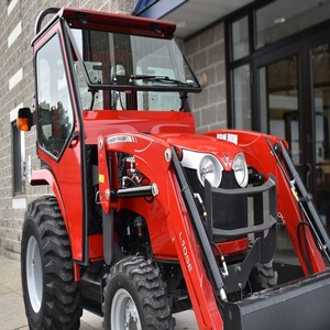 Tracteur Massey Ferguson 1700E, une machine compacte et puissante, conçue pour l'agriculture de précision, avec une forte capacité de levage et une conduite fluide. - Product Image 4