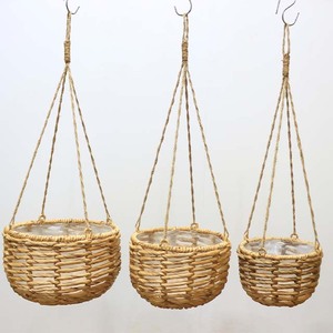 กระถางแขวนเหล็กทรงใหม่ ดีไซน์ผักตบชวา พร้อมซับในพลาสติก - Product Image 1