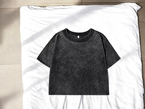 T-shirt court en coton délavé pour femme, coupe ajustée, avec logo personnalisé, style streetwear, marque privée, fabrication OEM - Product Image 2