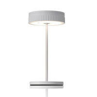 Lampe de table LED sans fil rechargeable au design moderne avec commande tactile rouge ABS pour utilisation en hôtel