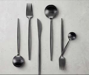 Ensemble de couverts noirs en forme de lune, finition mate élégante, vaisselle design unique pour la salle à manger et les occasions spéciales - Product Image 3