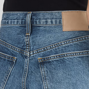 Shorts déchirés pour femmes avec design de haute qualité, personnalisation du logo possible / avec poches latérales et fermeture à boutons - Product Image 6