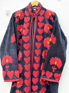 Chaqueta Larga de Terciopelo y Algodón SUZANI Hecha a Mano de la Mejor Calidad |   Abrigo de Invierno Boho Transpirable y Ecológico con Bordado Floral, Venta al Por Mayor - Product Image 4