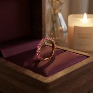 Elegante Anillo de Media Eternidad con Zafiro Cultivado en Laboratorio en Oro Amarillo de 14k para Mujeres y Niñas - Regalo de Compromiso o Boda - Product Image 2
