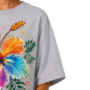 เสื้อยืดโอเวอร์ไซส์สีเทาอ่อนสำหรับผู้หญิง พิมพ์ลายดอกชบาสีสันสดใส เสื้อยืดลำลองผ้าฝ้ายสำหรับฤดูร้อน รับผลิตแบบ OEM ODM ขายส่ง - Product Image 4