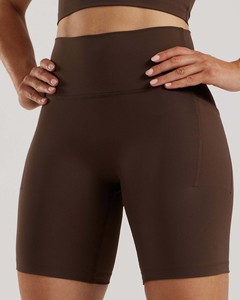 Shorts pour femmes personnalisés en basalte cacao, taille haute, anti-transpiration et pour le sport et le fitness, vente en gros - Product Image 4