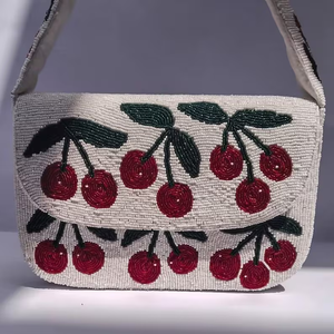 Sac à main de style artisanal Whimsy Art Craft, dupe du sac Staud |   Sac brodé de perles cerises |   Fermeture à boutons faite à la main, écologique, d'inspiration vintage, de luxe - Product Image 2