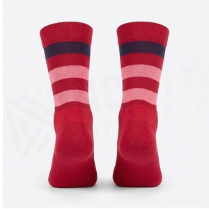Chaussettes ras du cou rayées rouge et rose, respirantes, tricotées pour adultes, usage quotidien décontracté - Product Image 2