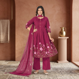 Ensemble Kurti Anarkali en coton brodé magenta avec pantalon et dupatta pour femme – Tenue décontractée traditionnelle coupe ample - Product Image 6
