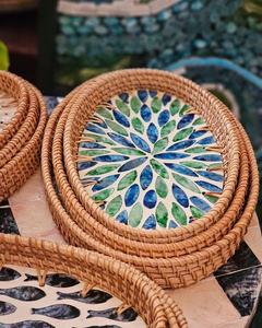 Elegante Bandeja de Servir de Ratán con Incrustaciones de Madreperla, Diseño Floral Artístico, Hecha a Mano, Estilo Boho, Calidad Comercial, Apta para Alimentos, Hermosa para el Hogar - Product Image 5
