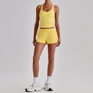 Conjunto de 2 piezas al por mayor para mujer: Top de manga corta con espalda descubierta y shorts de ciclista de cintura alta con efecto push-up para yoga y gimnasio. - Product Image 4