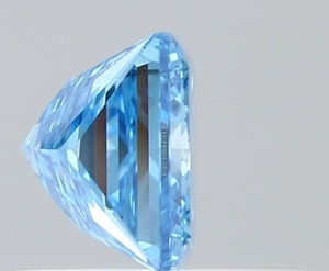 เพชรเม็ดเดี่ยวสีน้ำเงินสดใส 0.54 กะรัต ทรงปรินเซส ผลิตด้วยวิธี CVD ได้รับการรับรองจาก IGI คุณภาพการเจียระไนดีเยี่ยม สมมาตรดีเยี่ยม เพชรหลวมสีน้ำเงิน - Product Image 2