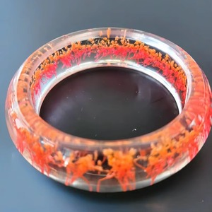 Brazalete de Resina con Diseño Floral Redondo, Joyería Artística Hecha a Mano con Resina Epoxi, Patrón Floral Prensado Real - Product Image 4