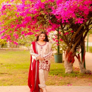 Conjunto de Salwar-Dupatta de Alta Calidad en Seda Romana con Hilo y Bordado, Manga Larga y Borde Festoneado, Moda Femenina - Product Image 1