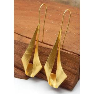 Boucles d'oreilles pendantes géométriques mignonnes en laiton plaqué or, bijoux tendance unisexe pour cadeau - Product Image 2
