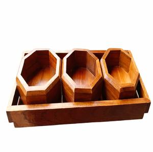 Plateau de service en bois massif artisanal de qualité supérieure avec élégantes poignées en métal noir, conçu pour la décoration de luxe à domicile, les hôtels et les restaurants. - Product Image 3