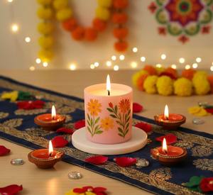 Bougie de Diwali en cire de soja Floral Bliss, traditionnelle, festive, élégante, toucher floral, écologique, parfumée pour Noël, Nouvel An chinois - Product Image 1