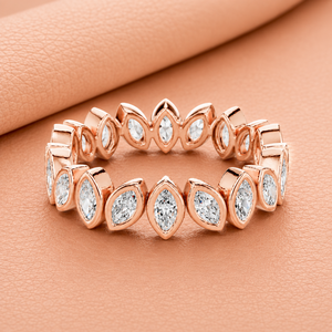 Anillo de Eternidad con Diamantes en Bisel Marquise Monarch en Oro Amarillo, Oro Blanco y Oro Rosa, Anillo de Novia Apilable de Lujo - Product Image 3