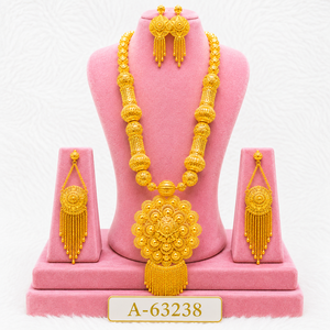 Juego de Joyería Nupcial de Oro Premium con Diseño Intrincado de Filigrana y Pendientes Colgantes A-63239 - Product Image 3
