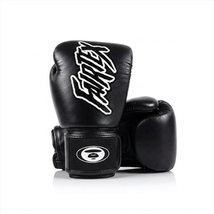 Nouveaux gants de boxe Fairtex x AAPE édition limitée noirs, design de qualité supérieure, fermeture à boucle, gants de boxe MMA durables - Product Image 2