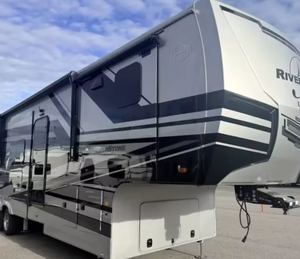 รถบ้านมือสองราคาประหยัด ปี 2025 2024 2023 รุ่น Fifth Wheel RV Travel Trailer RiverStone 421FK Forest Rivers RV Travel Trailer Motorhomes RV - Product Image 5