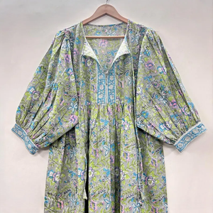 เดรสลำลองผู้หญิงผ้าฝ้ายทอแบบเรียบ ความยาวปานกลาง แขนสั้น ทรงเอ็มไพร์ เอวสูง ทรงเบบี้ดอลล์ โอเวอร์ไซส์ คอวี ทรงหลวม สไตล์ราชสถาน - Product Image 4