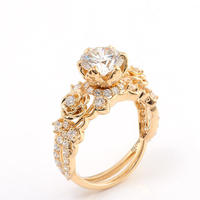 Vintage Vergoldeter Blumencluster-Ring für Damen mit Rundem Brillantschliff-Zirkonia-Stein Verlobungsschmuck