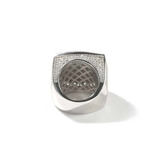 Anillo Personalizado con Moissanita VVS, Plata de Ley 925, Baño de Rodio, Borde con Baguettes, Joyería Hip Hop - Product Image 2