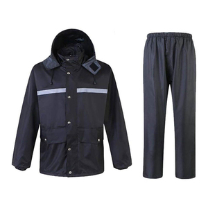 Traje Impermeable para Hombre, Chaqueta con Capucha y Pantalones con Rayas Reflectantes, Conjunto de Parka para Exteriores, Corte Regular, Recubierto de Poliéster - Product Image 1