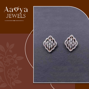 ต่างหูเพชรแล็บโกรว์ทองคำแท้ 14K สุดหรูสำหรับผู้หญิง รับรองโดย HRD ดีไซน์สวยสง่า เหมาะสำหรับงานหมั้น งานแต่งงาน และงานปาร์ตี้ - Product Image 3
