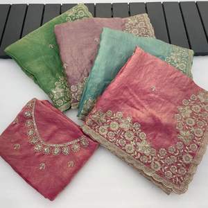 Sari ethnique indien en satin Fandy de qualité supérieure avec broderie de sequins sur le pallu, travail multi-fils et bordure découpée en arco. - Product Image 6