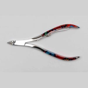 Cortauñas para cutículas con doble acción de resorte, diseño personalizado y recubrimiento especial. - Product Image 2